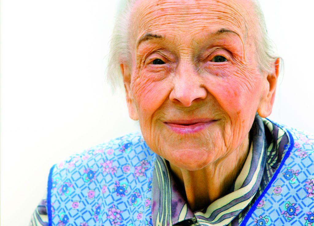 Die Pflege älterer Menschen muss langfristig finanziell abgesichert werden (Bildrechte: gilles lougass, Fotolia)