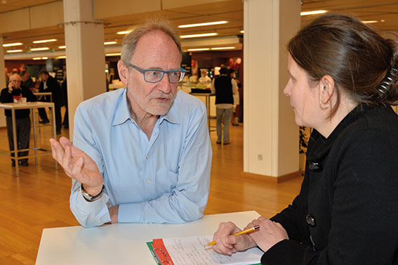 Steffen Lehndorff im Gespräch mit der KOMPETENZ beim GPA-djp Bundesforum. (Foto: dewi)