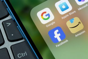 Big Tech: Gefahr für die Demokratie